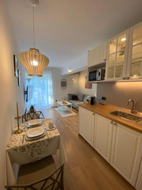Отель Apartments Fantasia  Пула